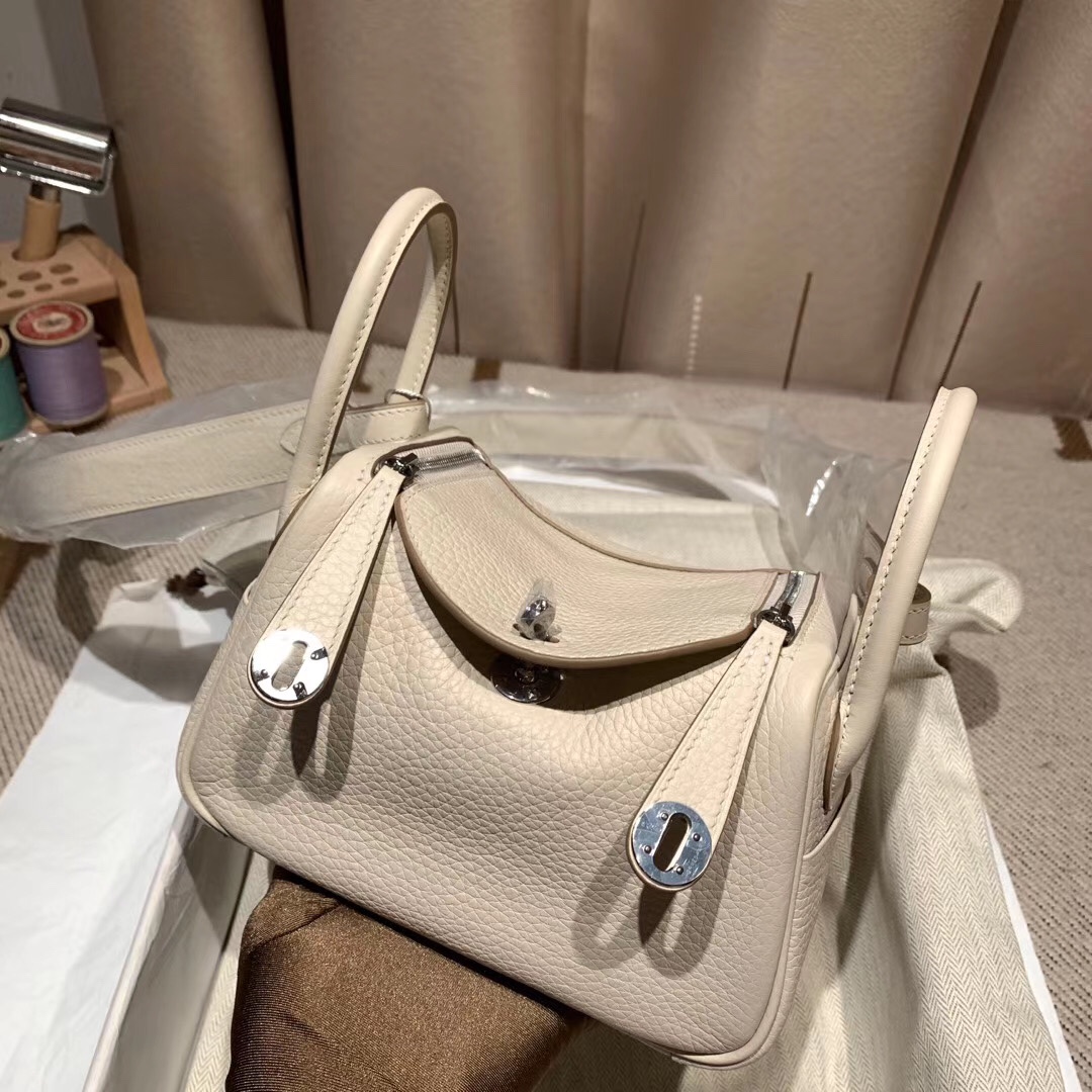 에르메스 미니 린디백19 나타 화이트 은장 끌레망스 가죽